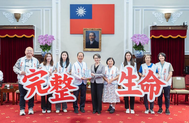 副總統肯定全球熱愛生命獎章得主　以生命故事傳遞勇氣與希望