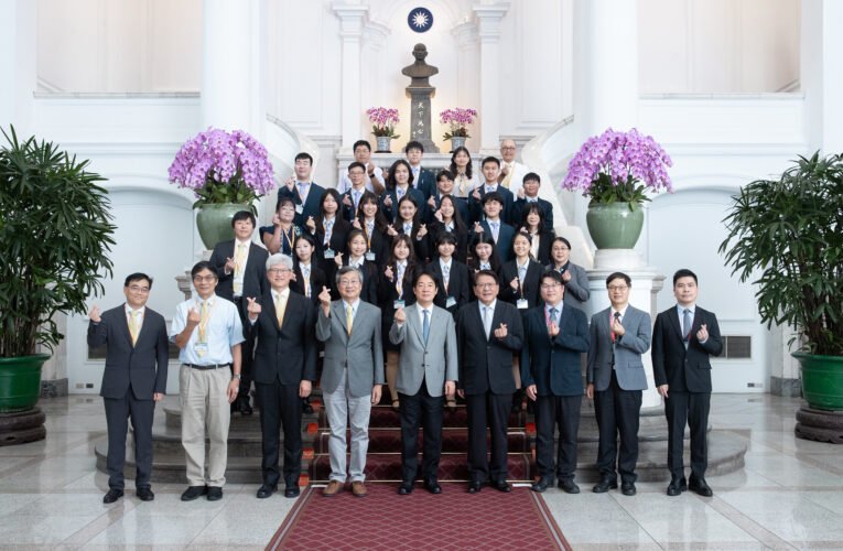 總統接見國際科展代表團　期勉持續懷抱熱情走向世界　為臺灣注入創新發展能量