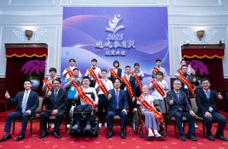 總統親頒「總統教育獎」　嘉許獲獎同學克服逆境展現生命力