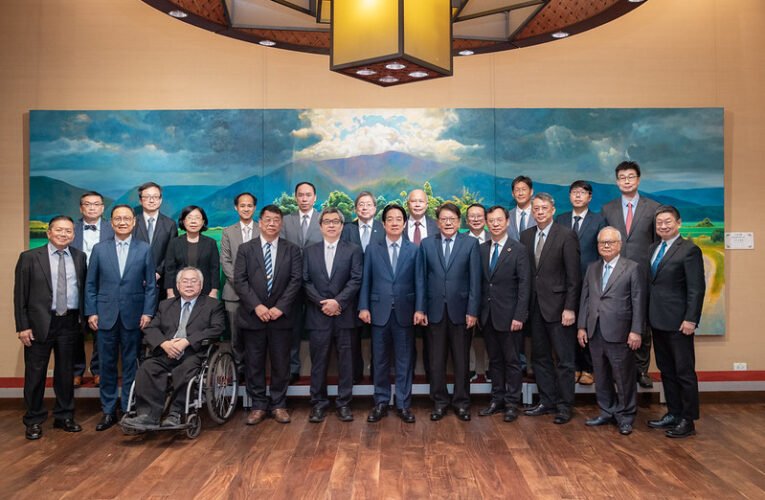 總統接見「傑出生技產業獎」獲獎團隊　盼打造臺灣另一座護國神山