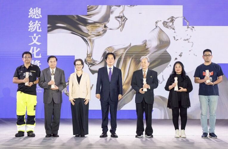親頒「總統文化獎」　總統肯定得獎人以行動詮釋文化的力量　讓世界看見多元與開放的臺灣