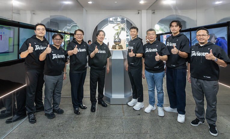 總統府「BEHIND THE CHAMPION：冠軍之路」特展開展　總統邀請國內外訪客一起感受臺灣精神