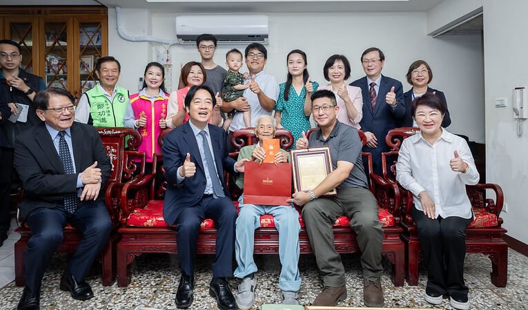 總統探望百歲人瑞　祝福全國長輩重陽節快樂