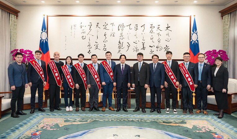 總統接見十大傑出青年　期盼青年勇敢前行　為國家累積創新與前進的力量