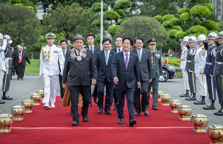 總統主持軍禮歡迎吐瓦魯國總理戴斐立伉儷　肯定臺吐兩國邦誼穩固　盼持續深化合作關係