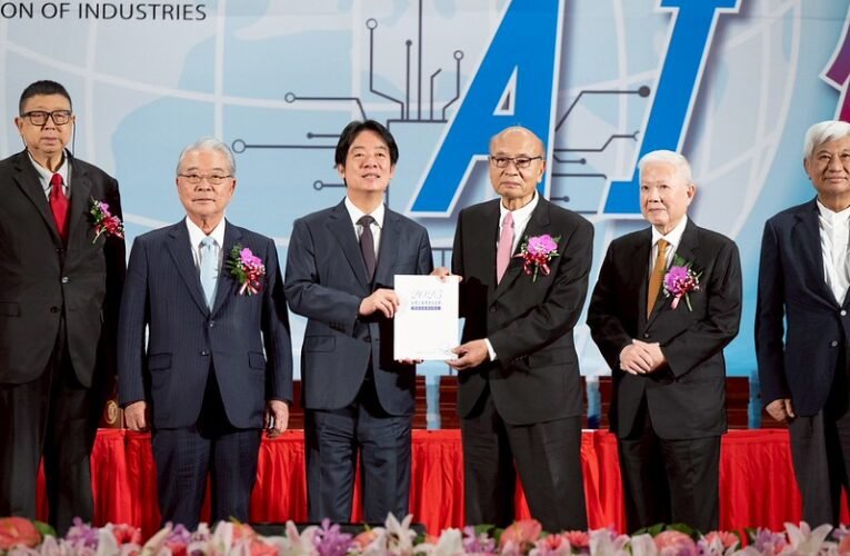 總統出席工業節慶祝大會　強調政府與工業界站在一起　協助業界立足臺灣、布局全球