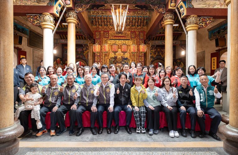 總統赴雲林參香　盼落實各項政策照顧各行各業　期許國人團結拚經濟、守護臺灣