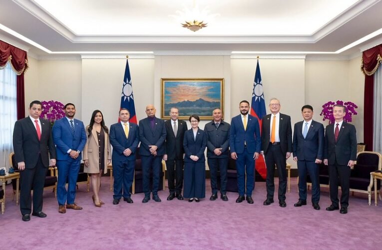 副總統接見巴拿馬跨黨派國會議員訪問團　期盼雙方深化交流促進發展