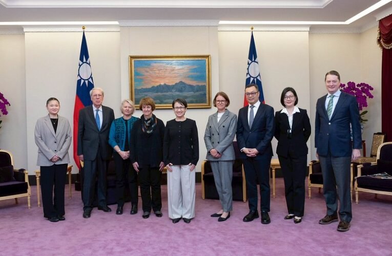 副總統接見美國外交政策全國委員會訪團　強調臺灣致力於自我防衛　盼國際持續關注臺海和平穩定