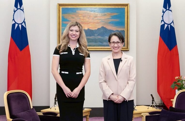 副總統接受美國媒體「戰情室」（War Room）節目專訪