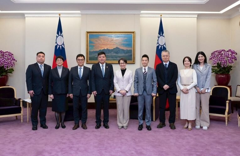 副總統接見「十大傑出青年選拔委員會」幹部　肯定為培育青年領袖扮演關鍵角色