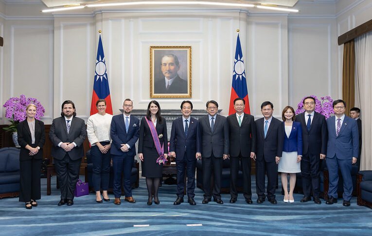 總統贈勳捷克前眾議長艾達莫娃　肯定深化臺捷友誼的卓越貢獻