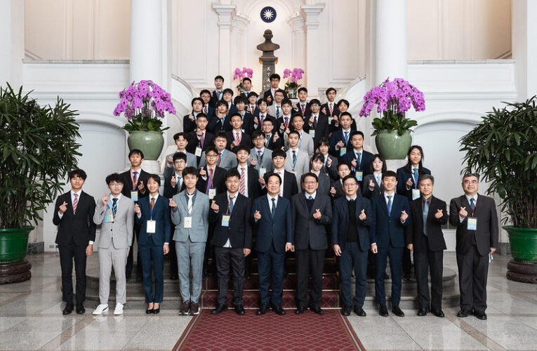 總統接見數理學科奧林匹亞競賽代表團　肯定臺灣科學教育成果　期勉持續深耕科研以提升實力