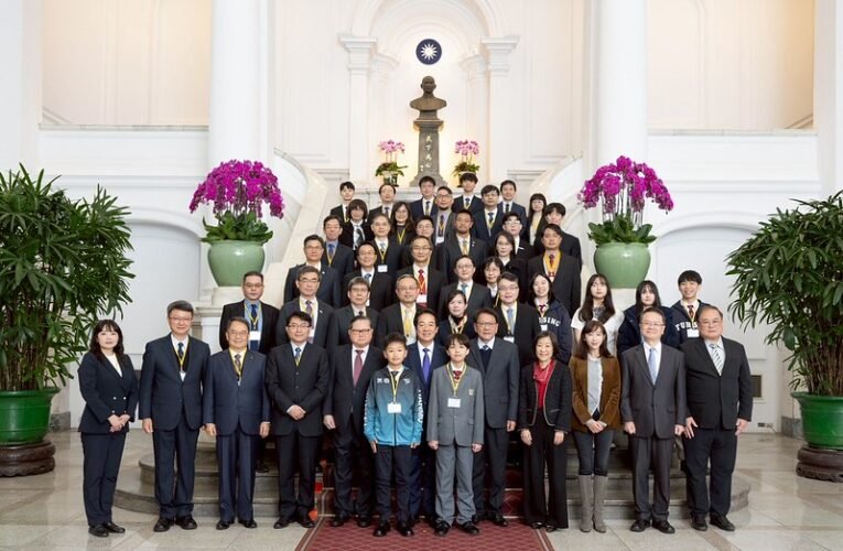 總統接見國際傑出發明家獎得獎人　肯定臺灣創新實力　盼以發明點亮臺灣、照亮世界