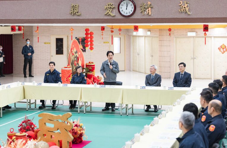 總統春節慰勉警察同仁　肯定並感謝同仁堅守崗位讓人民安居樂業