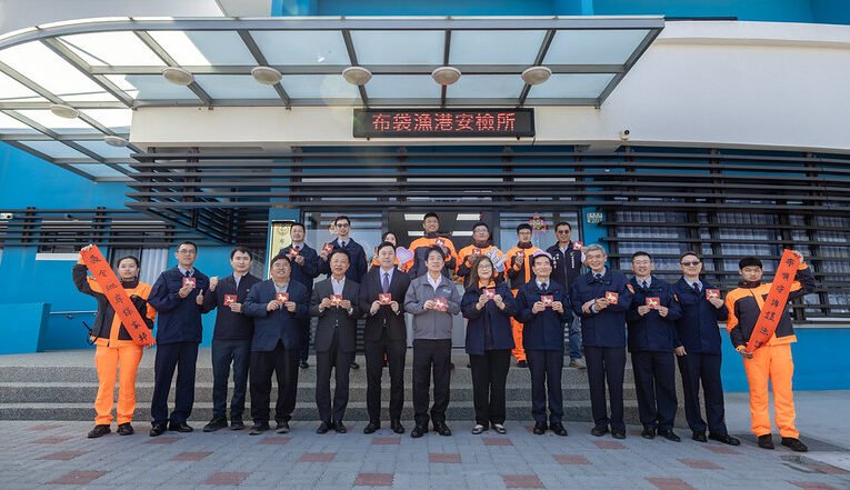 總統春節慰勉海巡署布袋漁港安檢所同仁　肯定同仁辛勞付出　盼共同奮鬥保護國家安全