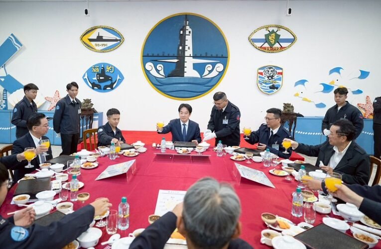 總統視導高雄地區部隊　呼籲朝野共同支持國防　守護臺海現狀與和平