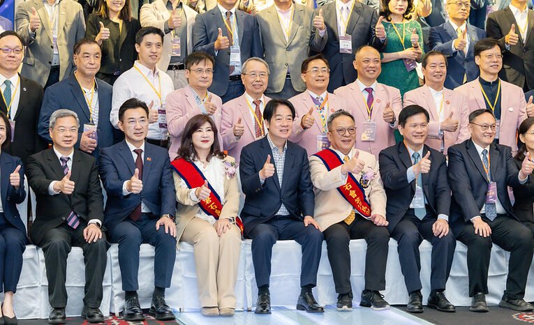 總統出席磐石會會長交接典禮　強調政府會積極應對國際變局　期勉國人保持信心並共同合作繼續前進