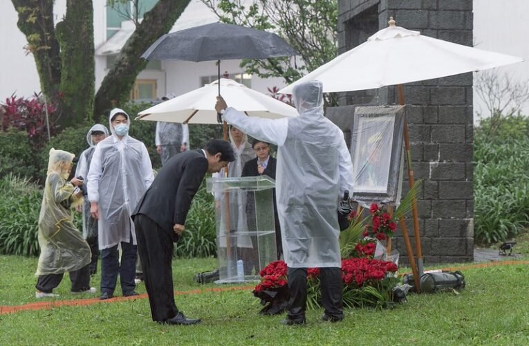 總統出席鄭南榕追思紀念會　強調民主是臺灣唯一的活路　重申「和平四大支柱行動方案」以實力獲得真正的和平