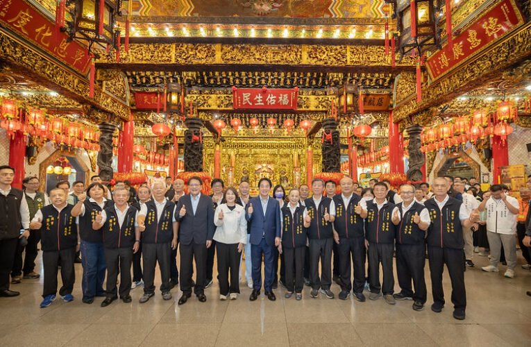 總統赴屏東廟宇參香　強調政府拚經濟、顧弱勢、強化國安　盼團結讓人民生活越來越好
