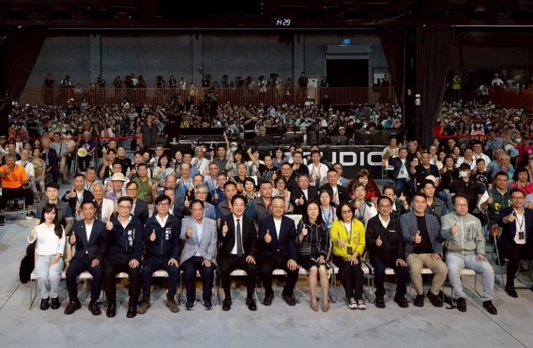 總統出席「余登發、余陳月瑛紀念音樂會」　強調守護民主不走回頭路、提升國防確保臺灣安全