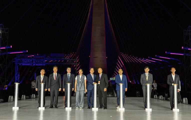 淡江大橋通車　總統讚為臺灣重要新地標　感謝工程團隊締造世界紀錄