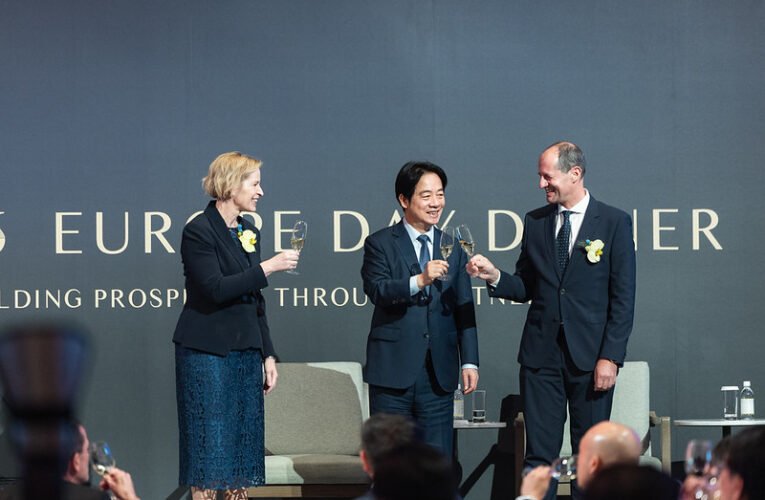總統出席歐洲日晚宴　盼持續深化臺歐多元夥伴關係　團結照亮共同的未來