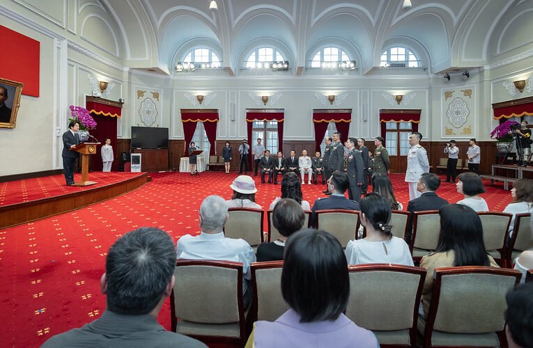 總統主持將官晉任授階典禮　盼持續精進、建構可恃的國防戰力　守護國家與人民