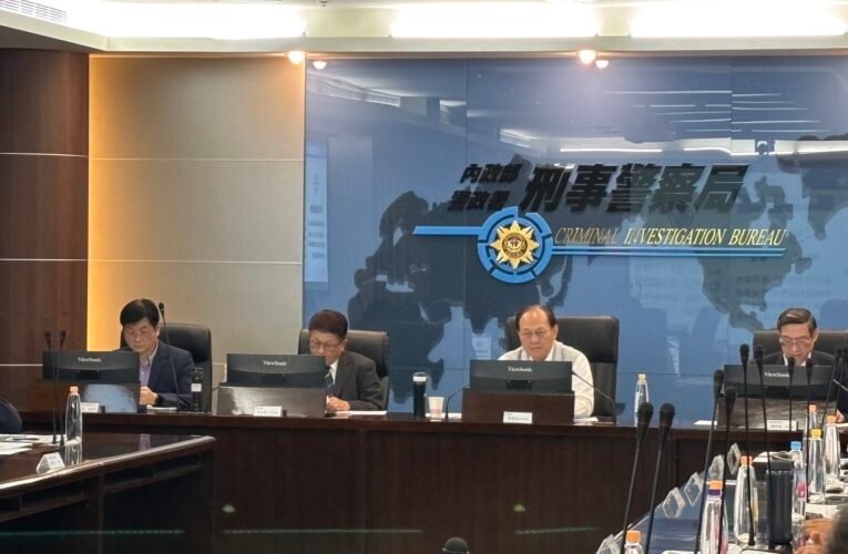 行政院拚反毒！季連成赴刑事局督導　提三振條款、擴充毒品檢驗量能
