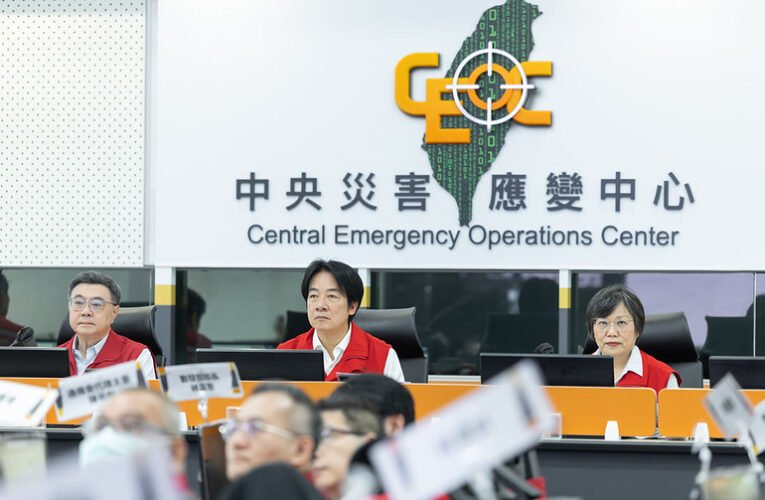 總統視導中央災害應變中心　指示中央地方合作落實防颱整備　將災害降到最低