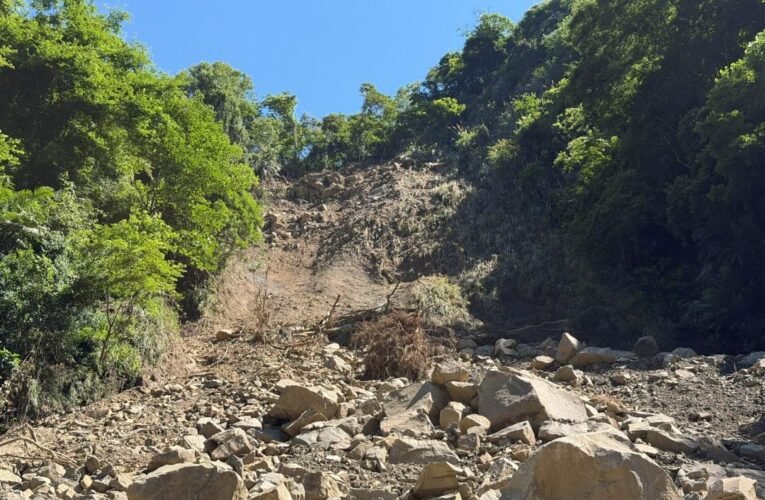 豪雨重創雪山坑道路　中市加速復建籲勿前往巨人之手