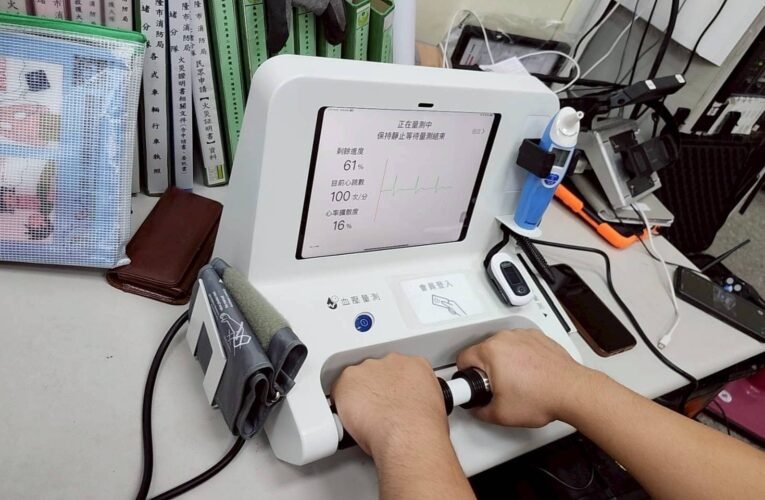 消防員每日自主量測　基隆導入科技預防健康風險