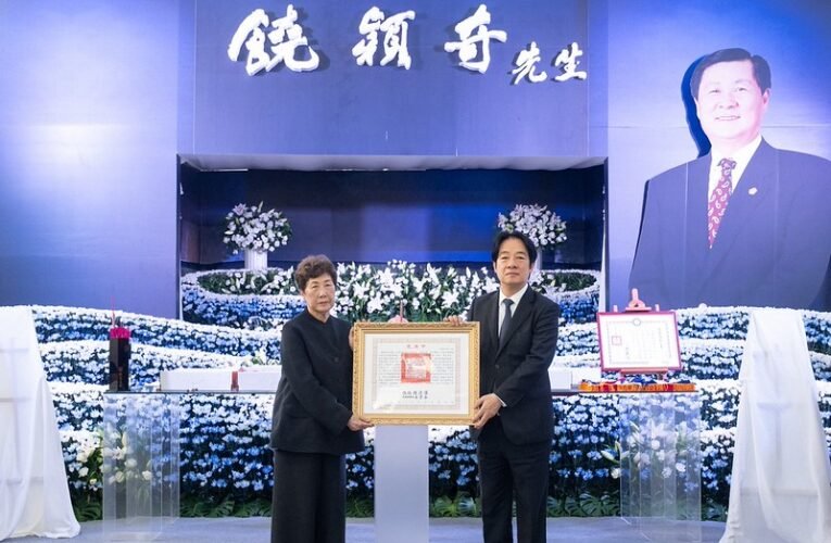 總統頒發饒穎奇前資政褒揚令　感念對國家民主憲政及臺東發展貢獻深遠