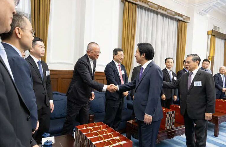 總統肯定台灣金根獎獲獎廠商追求卓越　盼共同努力讓臺灣產業發展更多元、經濟更穩健
