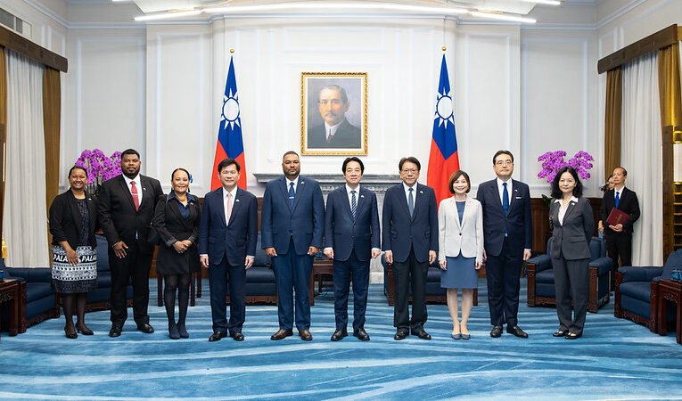 帛琉共和國新任駐臺大使呈遞到任國書　總統盼臺帛邦誼更上層樓　共創繁榮智慧永續未來