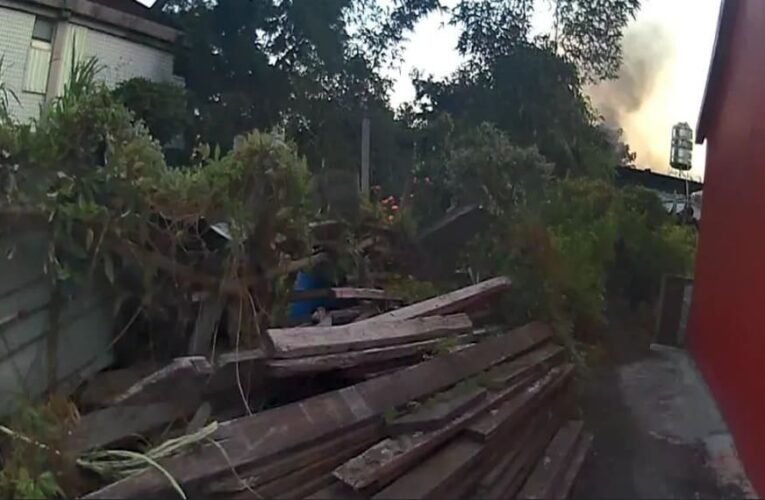成功警巡邏發現濃煙　立即通報消防合力控制火勢