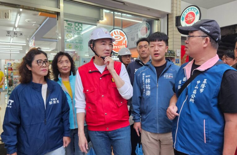 謝國樑視察基隆易淹水區　關切店家防水閘門整備